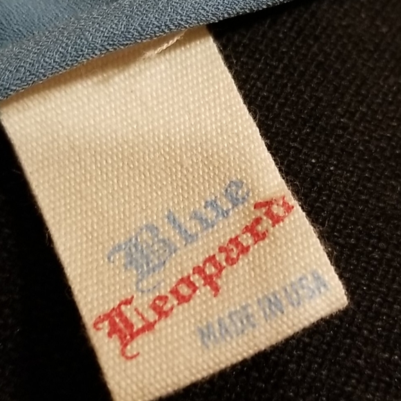 Women's blouse - Picture 3 of 3